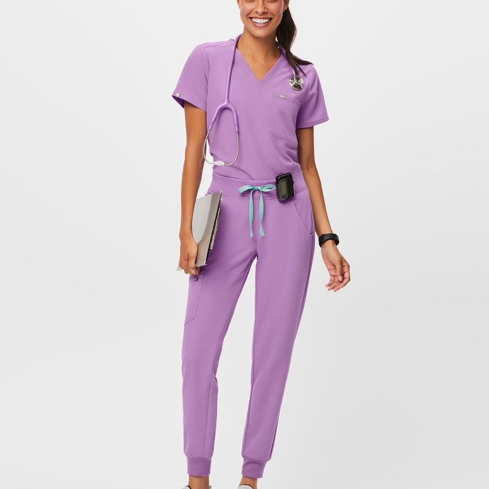 Figs Women's Lavender Jogger Scrub Pants and Top